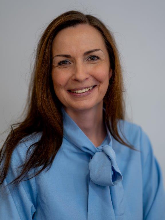 Portrait Frau Mag. Heiter